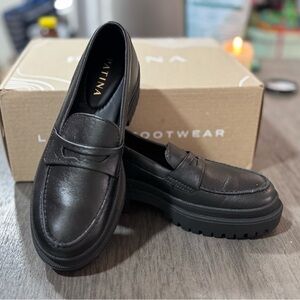 Women’s size 5.5 Patina black chunky sole loafers